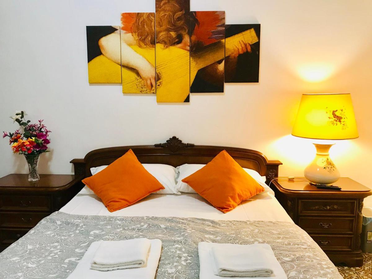 4 Bed Rooms Luxury Apartment Near Colosseum Rome Exterior photo