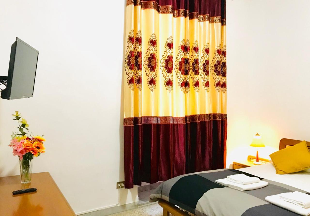 4 Bed Rooms Luxury Apartment Near Colosseum Rome Exterior photo