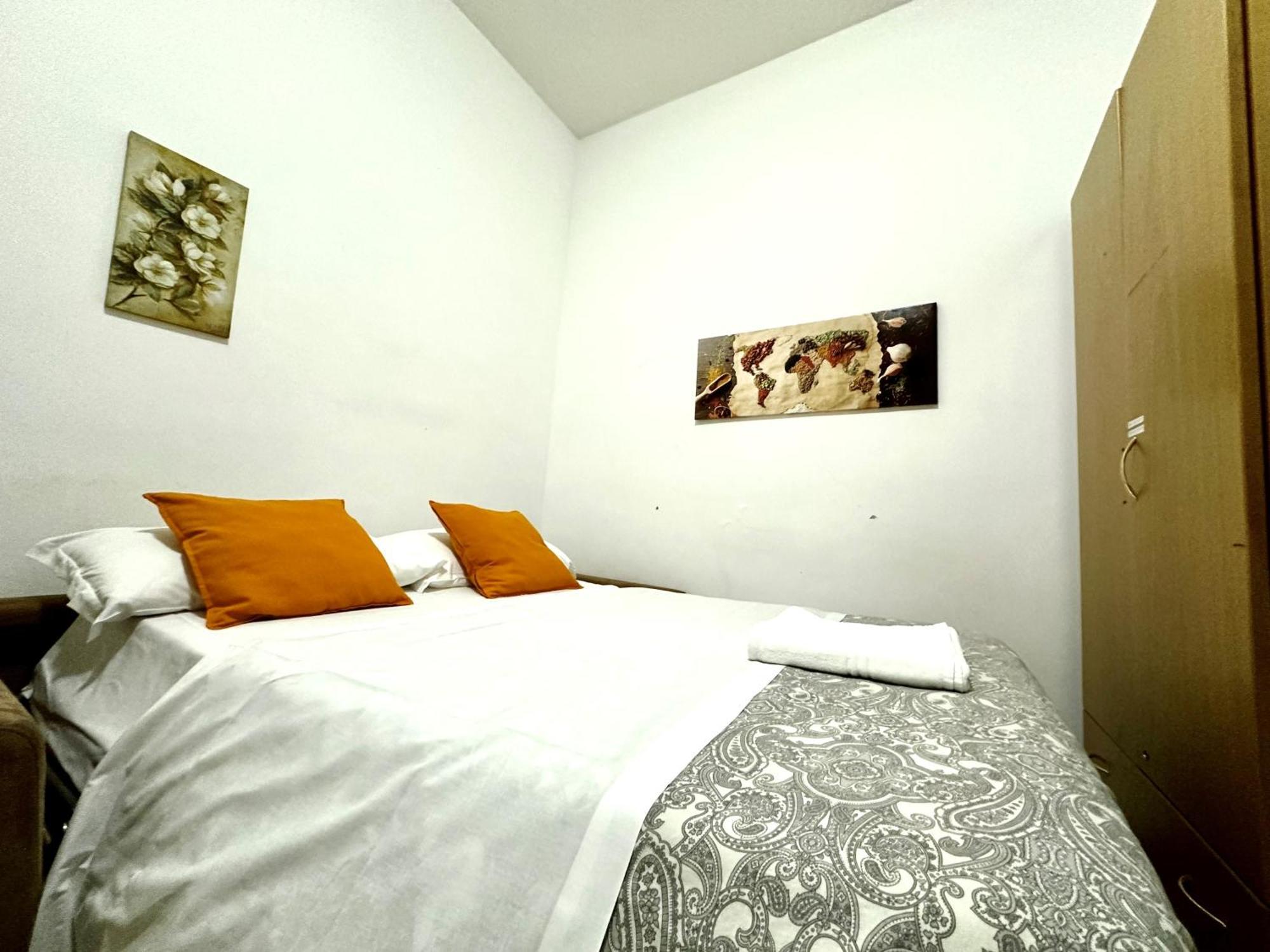 4 Bed Rooms Luxury Apartment Near Colosseum Rome Exterior photo